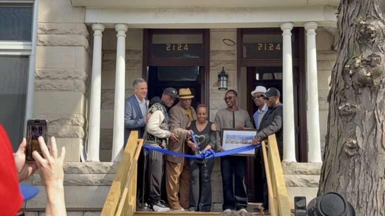 2124 Ribbon Cutting